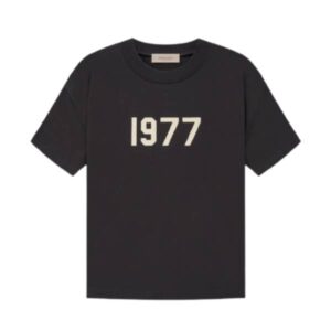 Camiseta Essentials Logo Negra