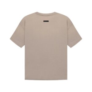 Camiseta Essentials Logo violeta